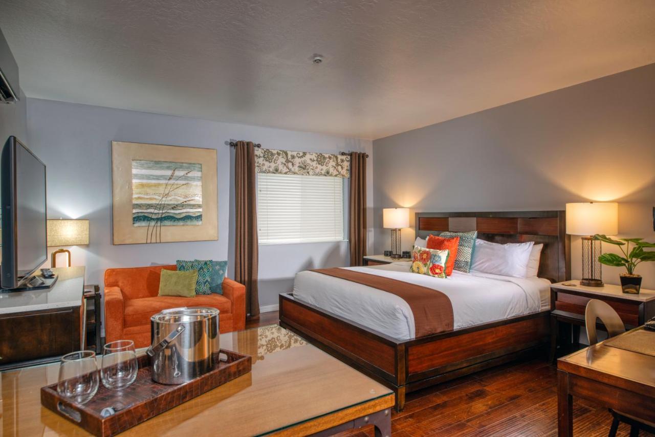 The Tavern Hotel Cottonwood Bagian luar foto