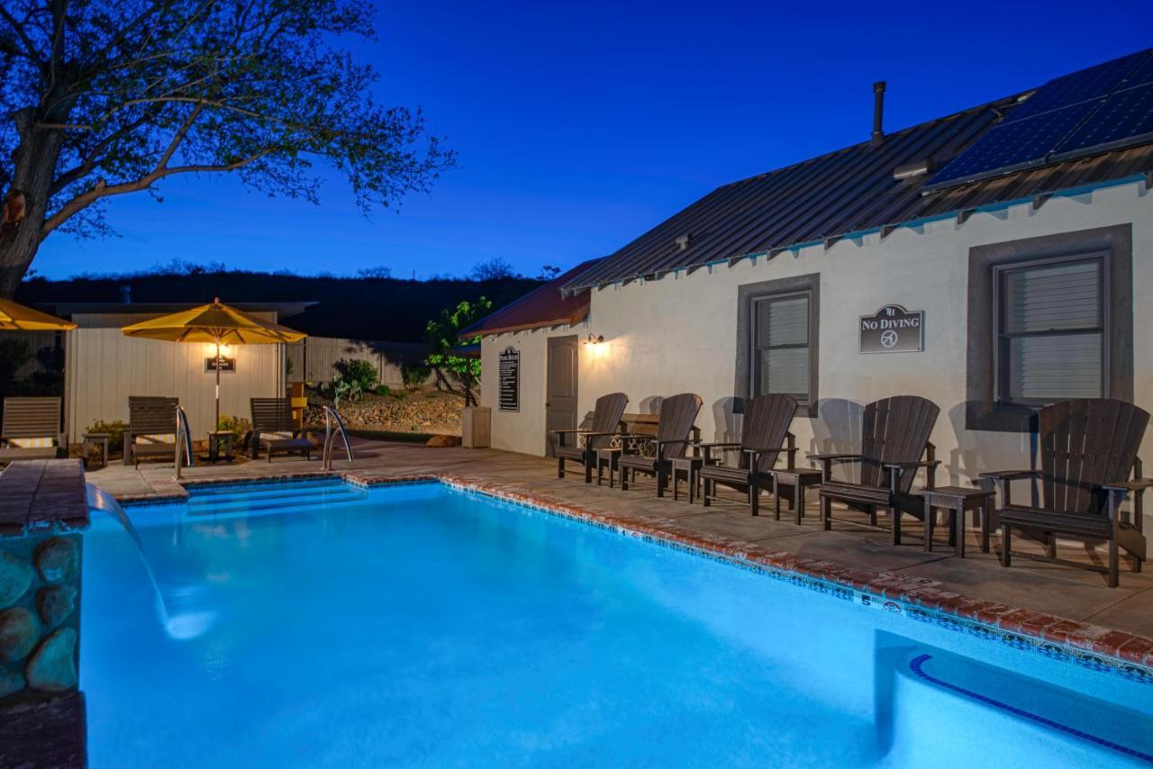The Tavern Hotel Cottonwood Bagian luar foto