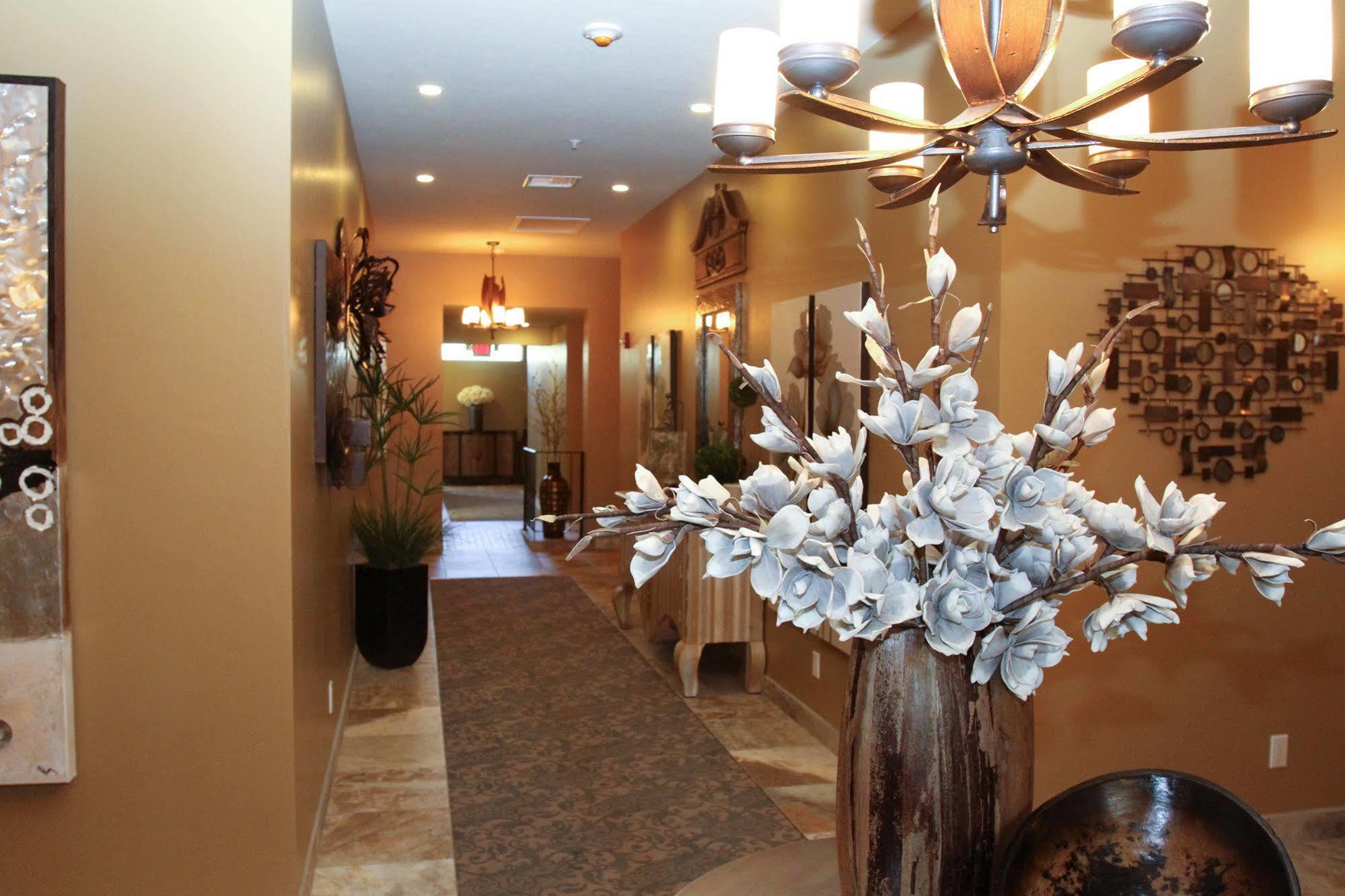 The Tavern Hotel Cottonwood Bagian luar foto